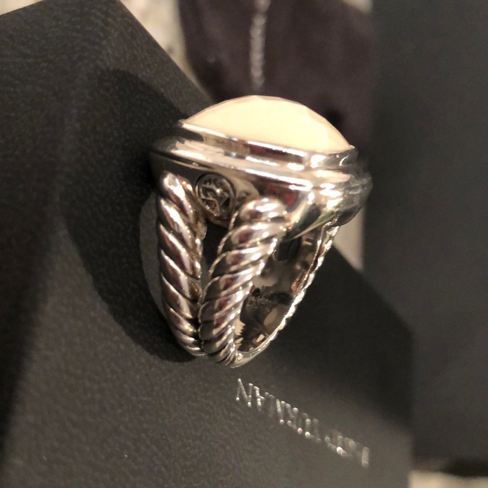 David Yurman 17mm White Agate Albion Split Shank